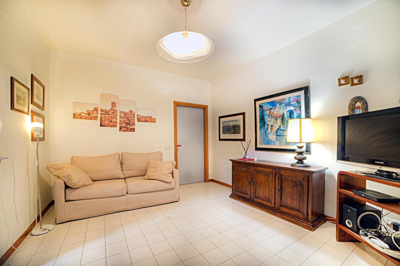 Alfio'S Apartment In Сиена Екстериор снимка